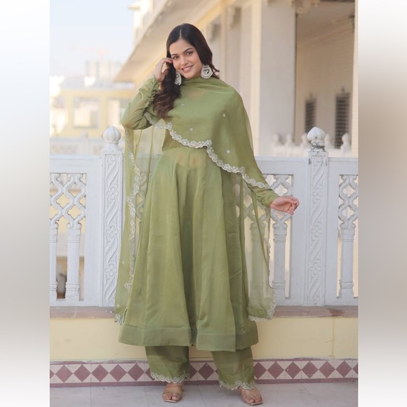 Pistachio Gown with Dupatta - Picture 4 of 9